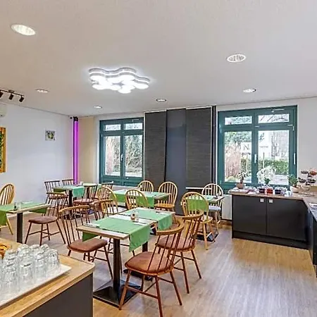 Plaza Sued Hotell 3*