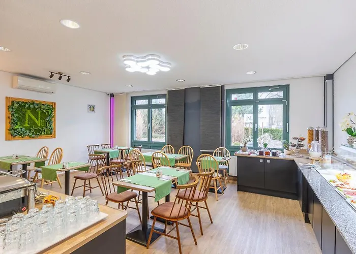 מלון Plaza Sued
